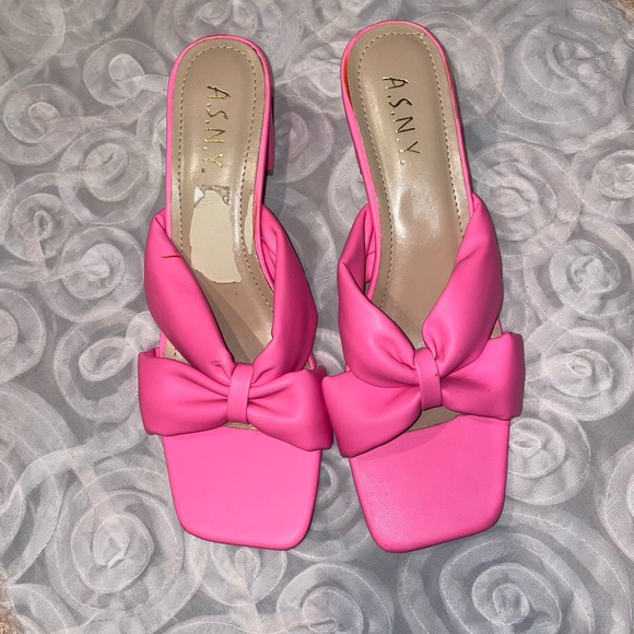 Pink Heels 👠 - Picture 6 of 8